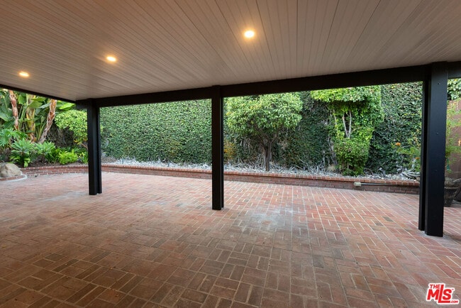 Building Photo - 4867 Finley Ave