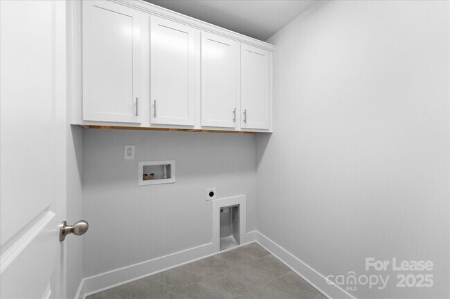 Building Photo - 628 Amalfi Dr