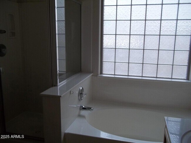 Building Photo - 2037 E Riviera Dr