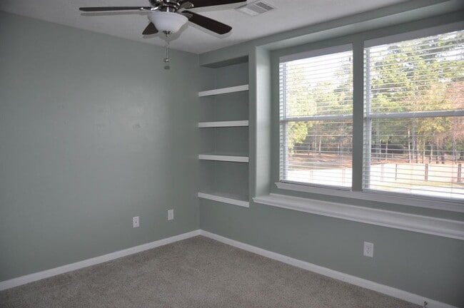 Building Photo - 12229 Medina Lake Dr