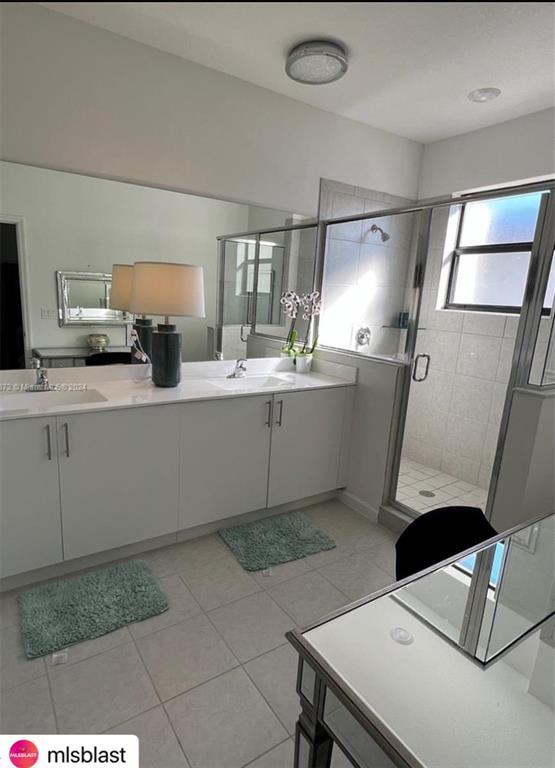 Building Photo - 221 SW 159th Way