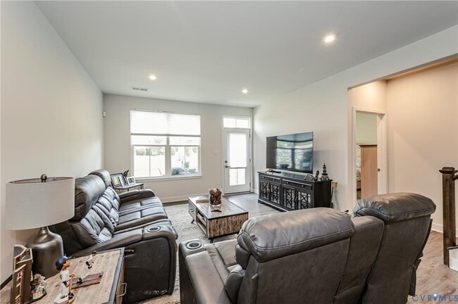 Building Photo - 9073 Spring Green Loop