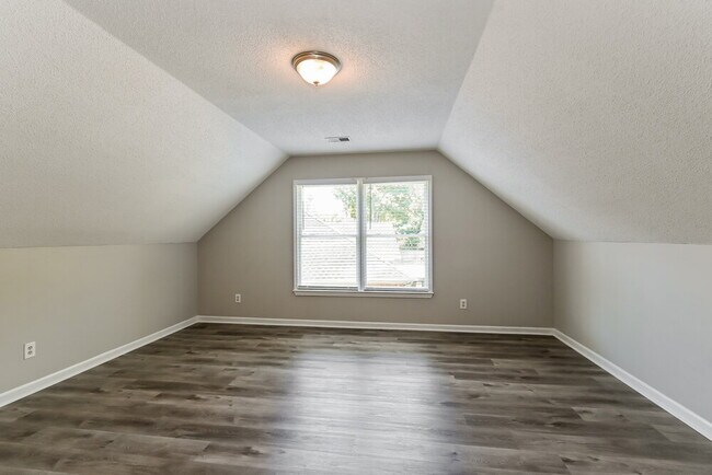 Building Photo - 1077 Cotton Row Cove