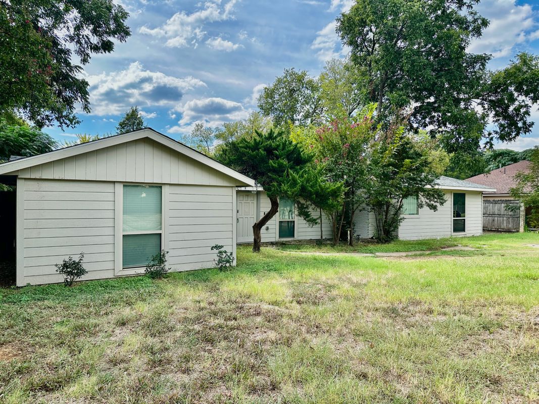 Building Photo - 1716 W Mayfield Rd