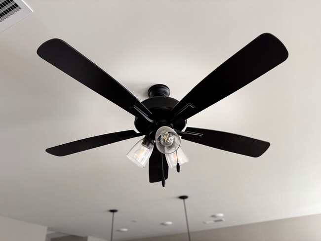 Building Photo - 4385 Ravenwood Park W