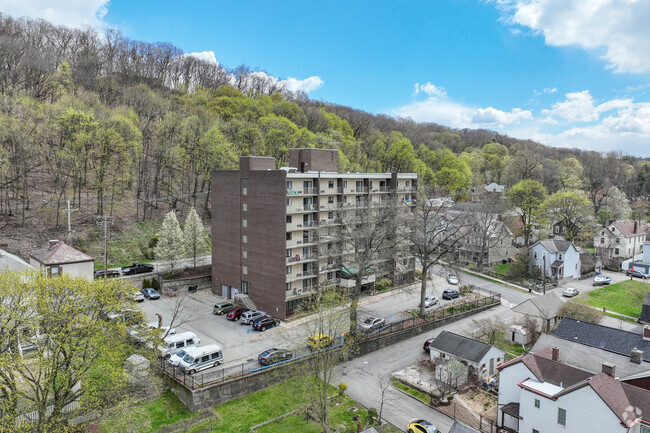 Building Photo - Leetsdale Manor