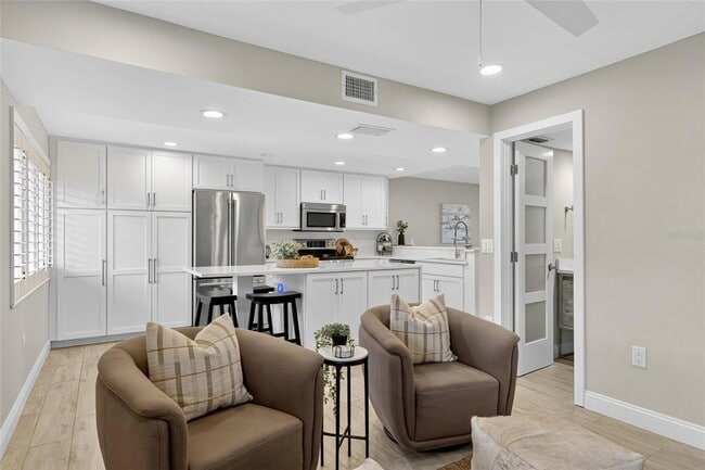 Building Photo - 160 Marina Del Rey Ct