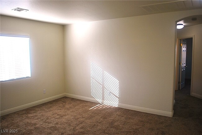 Building Photo - 10031 Cranbrook Falls Ct