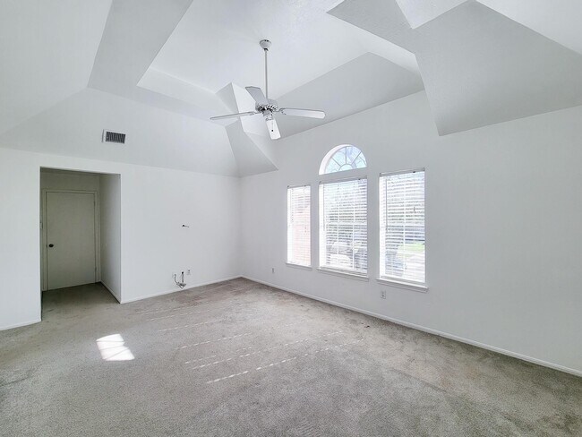 Building Photo - 17614 Glenmark Dr