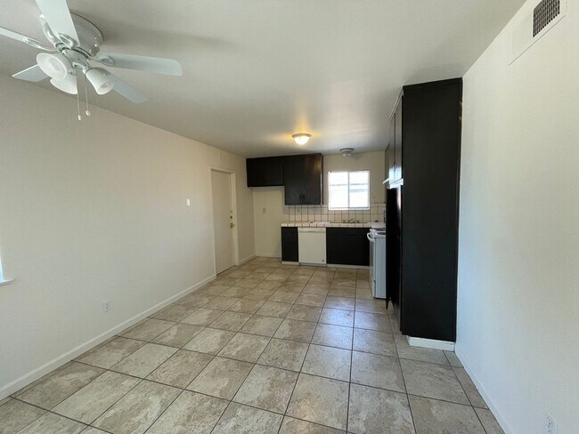 Building Photo - 4617 Livingston Way