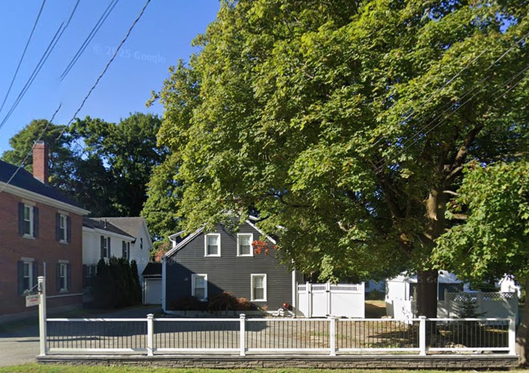 Charming Cape Duplex - 167 Wilson St