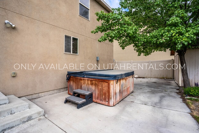 Building Photo - 1787 W 550 N