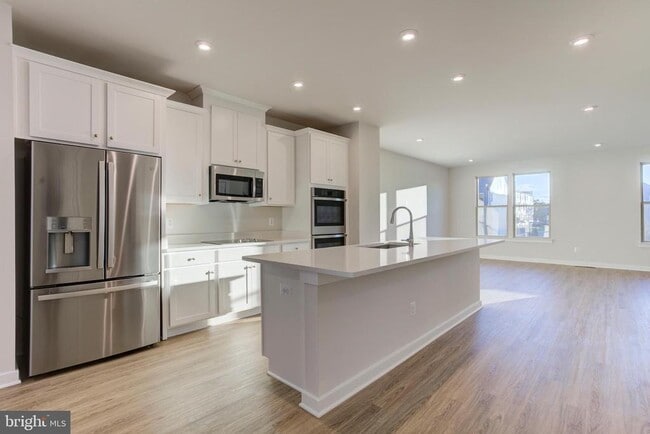 Building Photo - 13166 Arches Rd