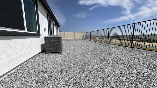 Building Photo - 35333 Hutchinson Pl