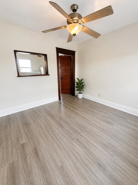 Interior Photo - 23 19th Ave Venice, CA 90291