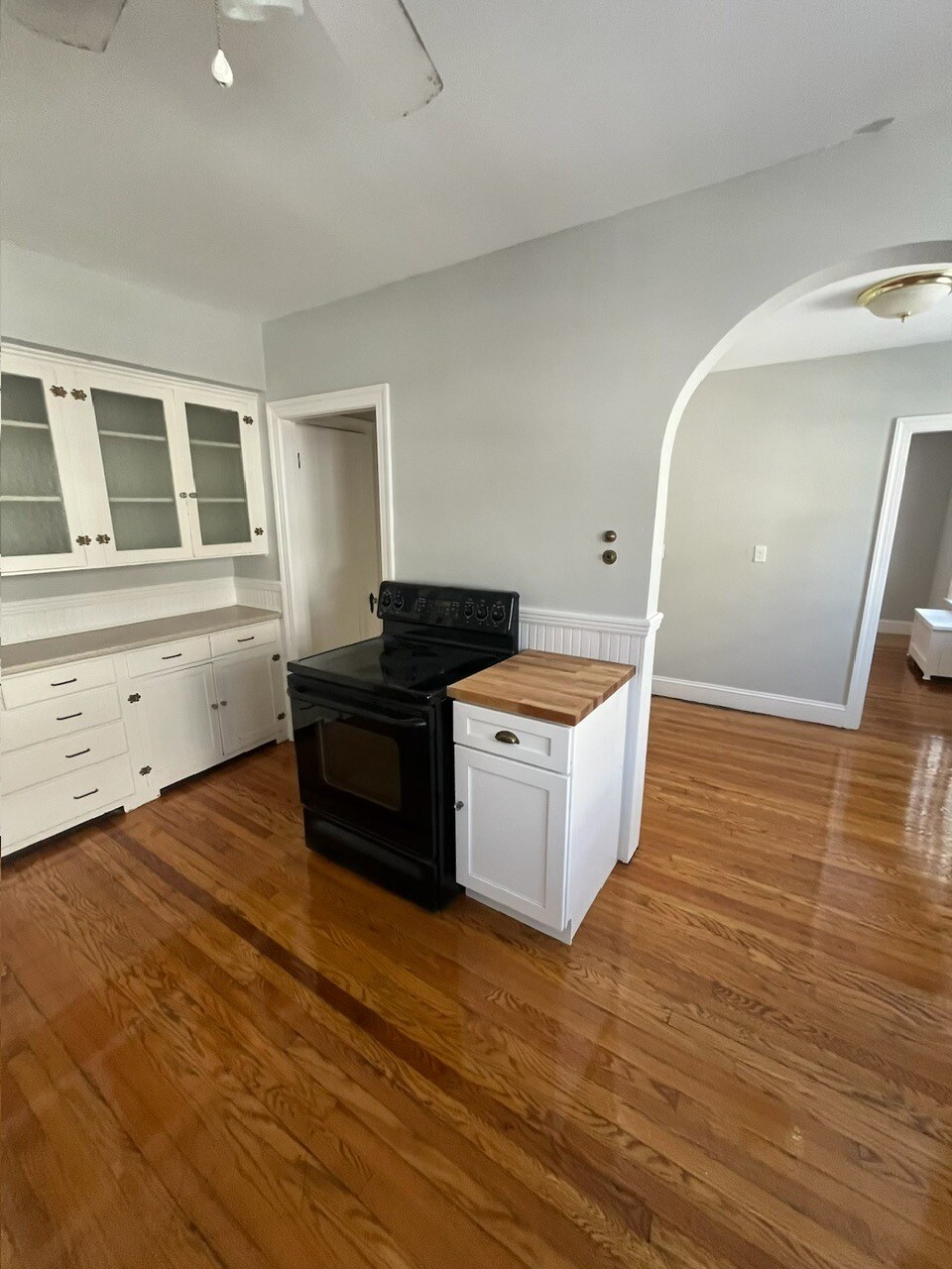 Building Photo - 25 Wawecus Rd