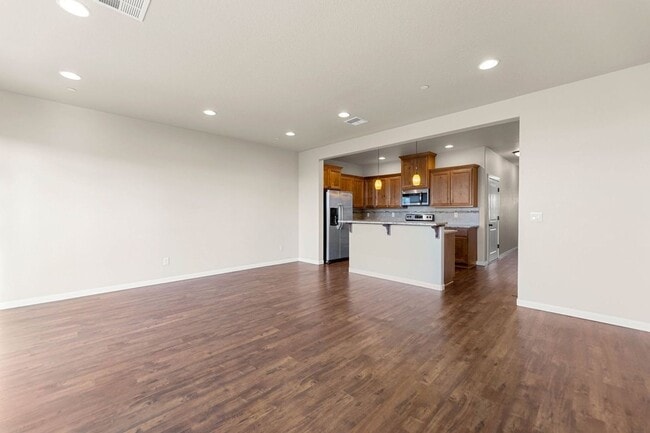 Building Photo - Gorgeous Townhome in Ridgefield!