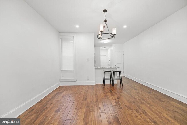 Building Photo - 5527 Catharine St