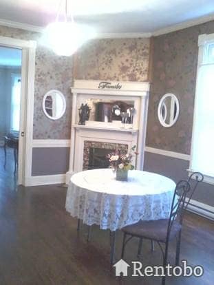 Building Photo - 233 S Prospect St