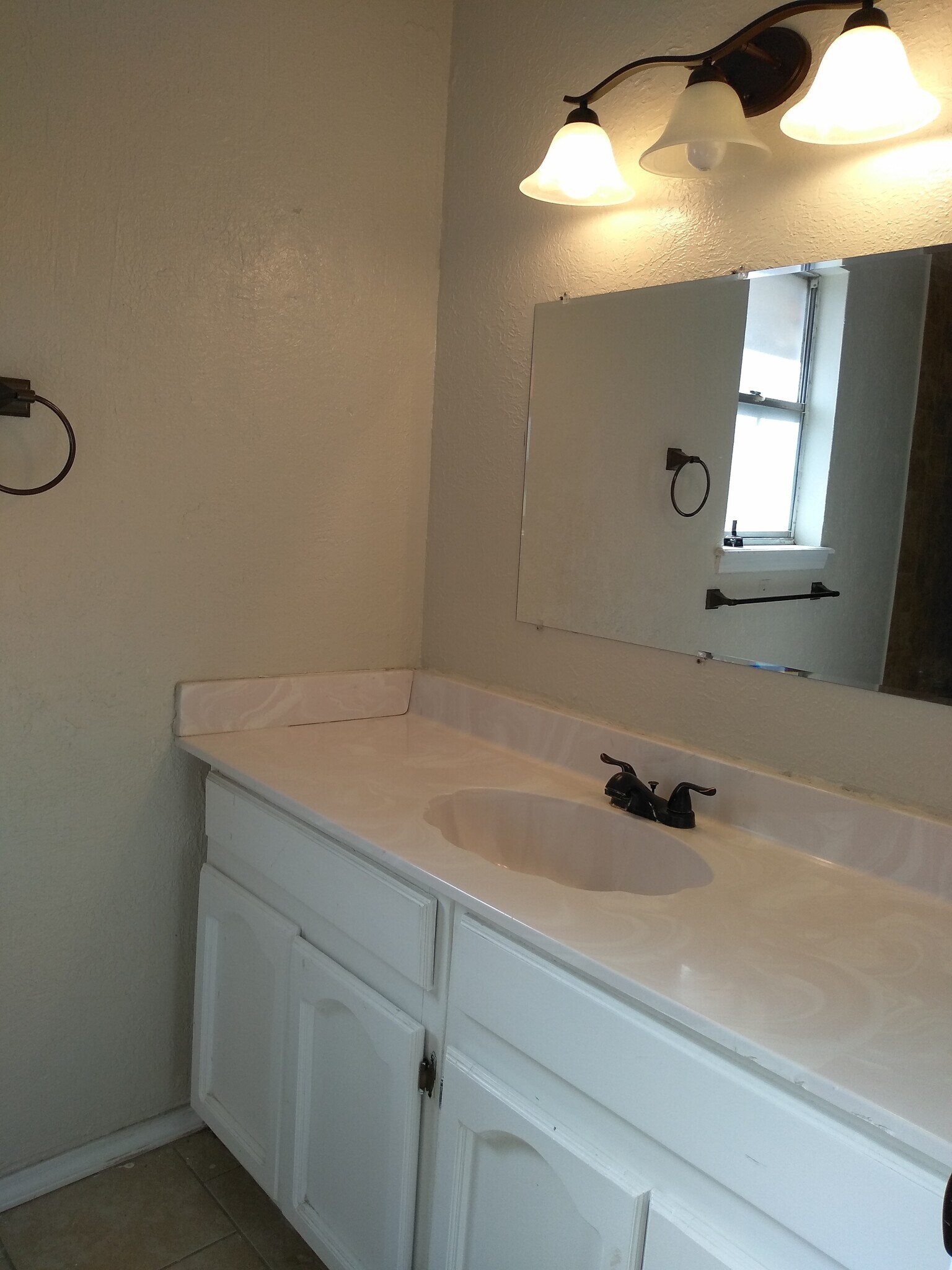 Building Photo - 6917 Alto Rey Ave Apt A