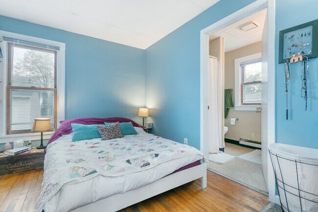 Building Photo - 2446 East Johnson Street, Unit 1