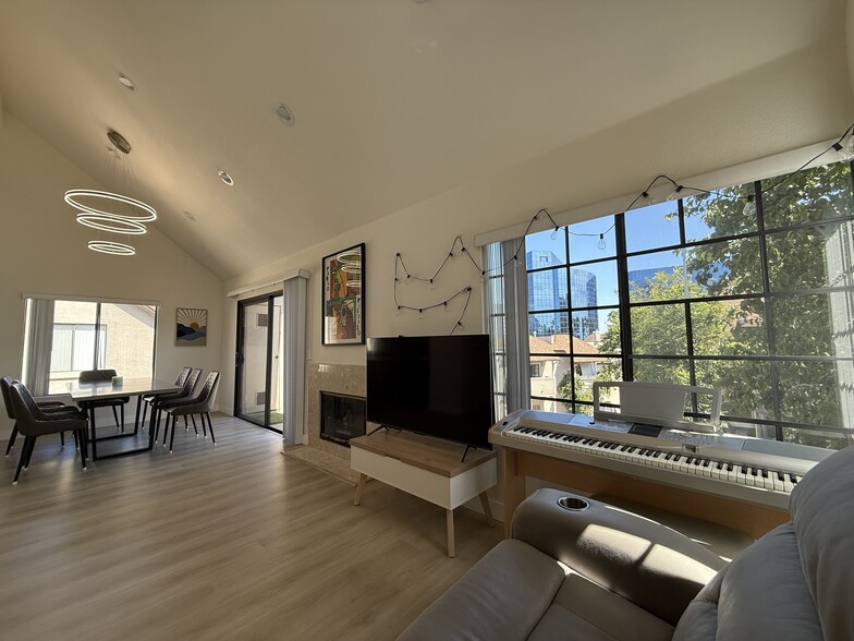 Building Photo - 4639 Executive Dr