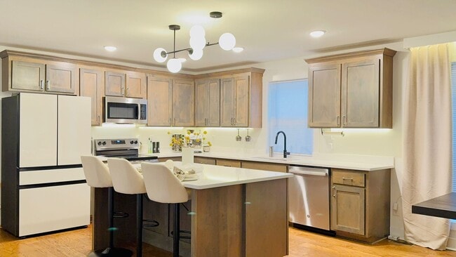 Building Photo - 218 High St