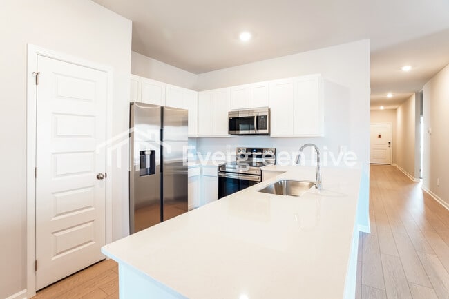 Building Photo - 17767 Denham Cir