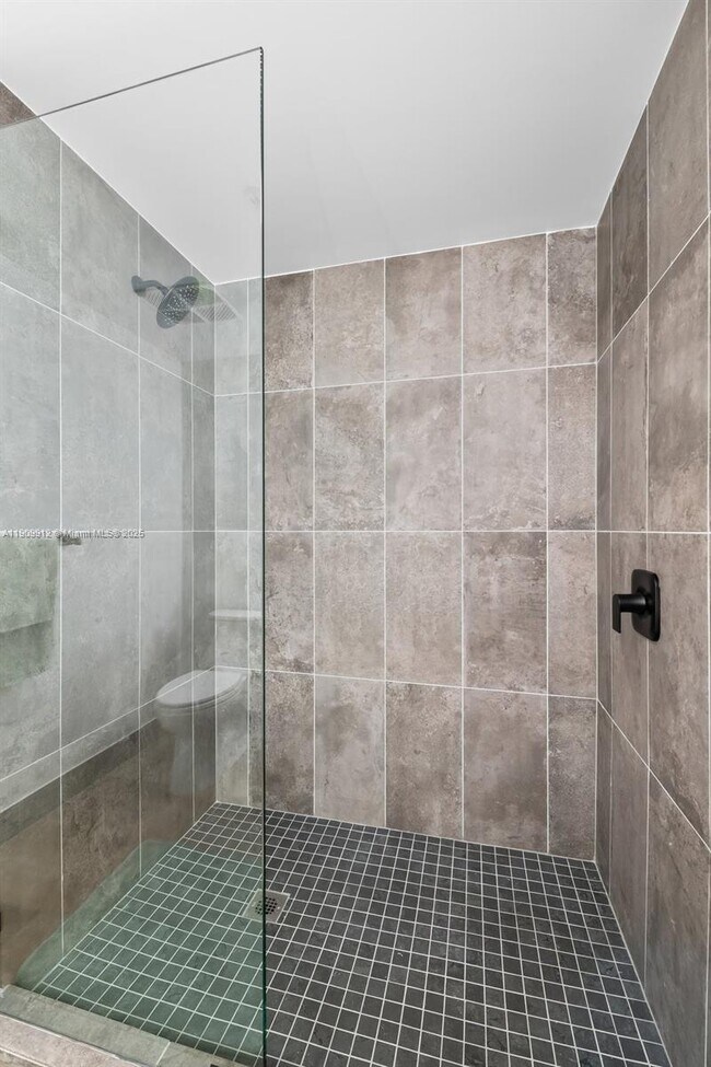 Building Photo - 307 SW 5th St