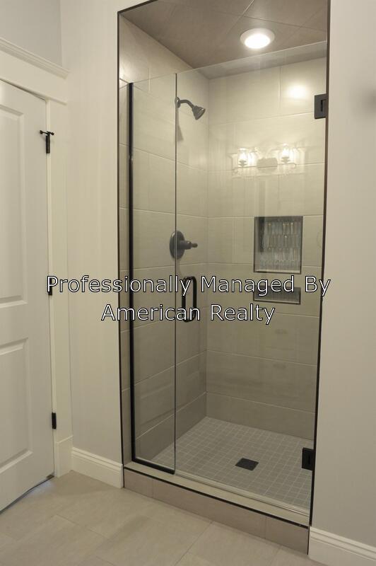 Building Photo - 303 Indiana Ave NW