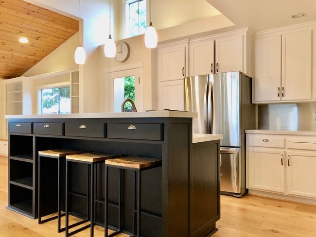 Building Photo - Beautifully Updated 3 Bed 2 Bath Campbell ...