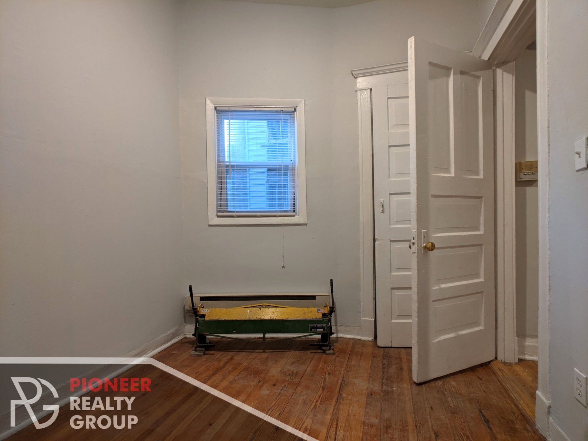 Building Photo - 3542 N Halsted St