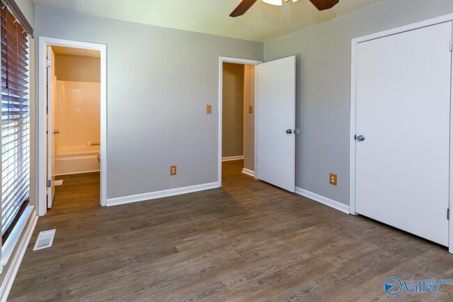 Building Photo - 344 Autumn Ln