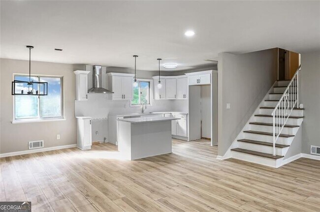 Building Photo - 2900 Eleanor Terrace NW