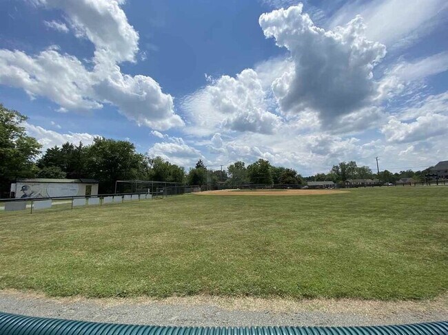 Building Photo - 348 Marquette Ct