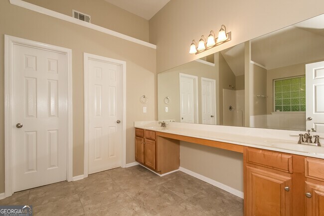 Building Photo - 6318 Shell Dr SW