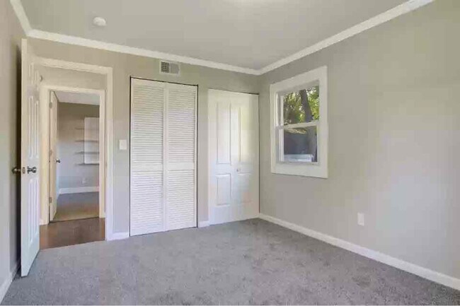 Building Photo - 210 Arrowhead Trail