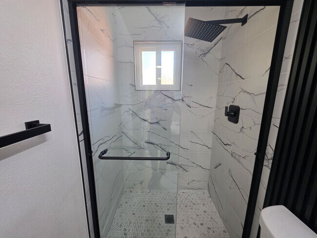 Building Photo - Remodeled Single Story in College neighborhood!