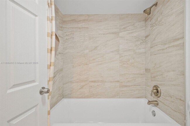 Building Photo - 20515 E Country Club Dr
