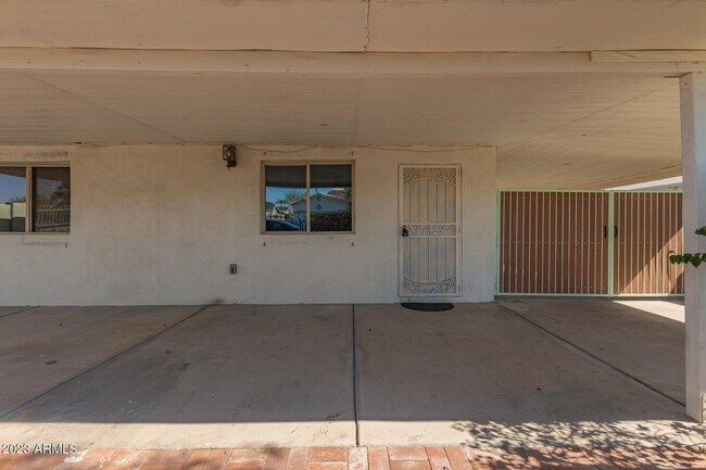 Building Photo - 1429 S 10th Ave