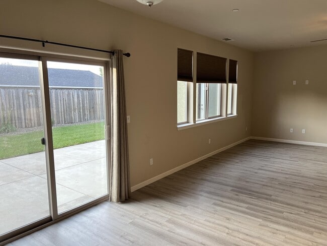 Building Photo - 4321 Paulson Ln