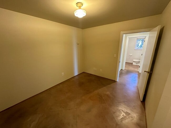 Building Photo - 7107 SW 29th Ave