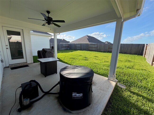Building Photo - 4724 Peony Grn Dr