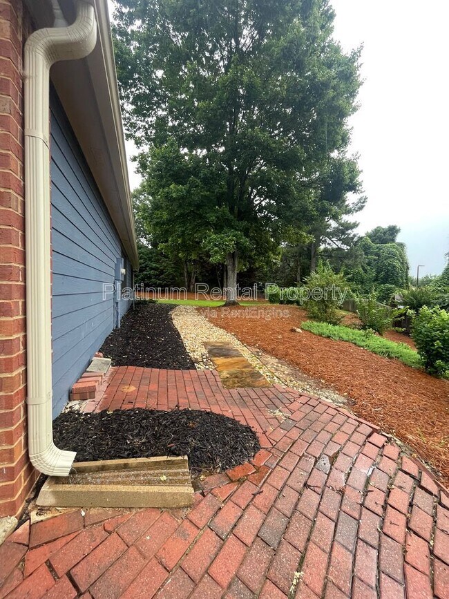 Building Photo - 1745 Berry Ct