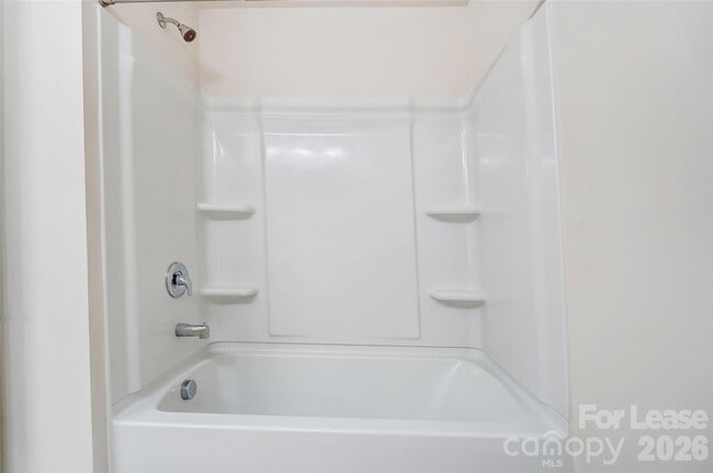Building Photo - 5822 Clan MacLaine Dr