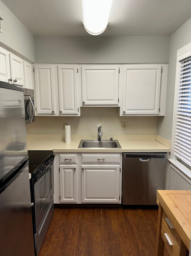 Building Photo - 2601 Arlington Blvd