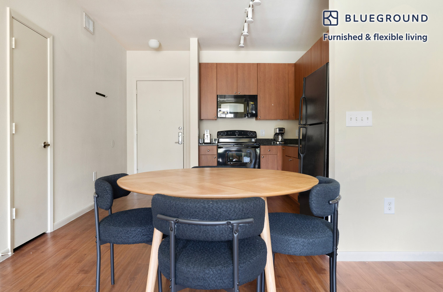Building Photo - 3001 Esperanza Crossing