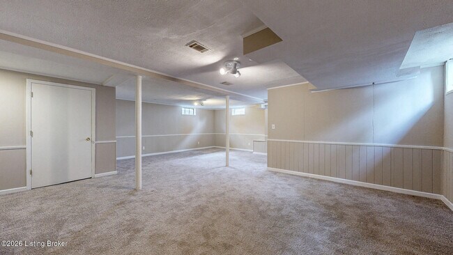 Building Photo - 203 Don Allen Rd