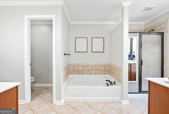 Building Photo - 2675 Huddlestone Way