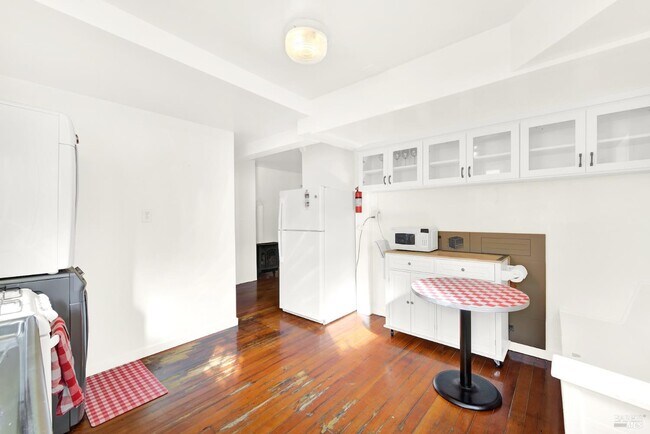 Building Photo - 519 Virginia St